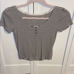 Black and white stripped tshirt